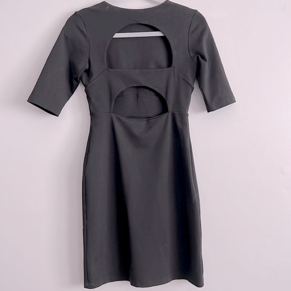 Susana Monaco Dresses & Skirts - Susana Monaco Open Back Sexy Little Black Short Sleeve Stretch Mini Dress M 6 8